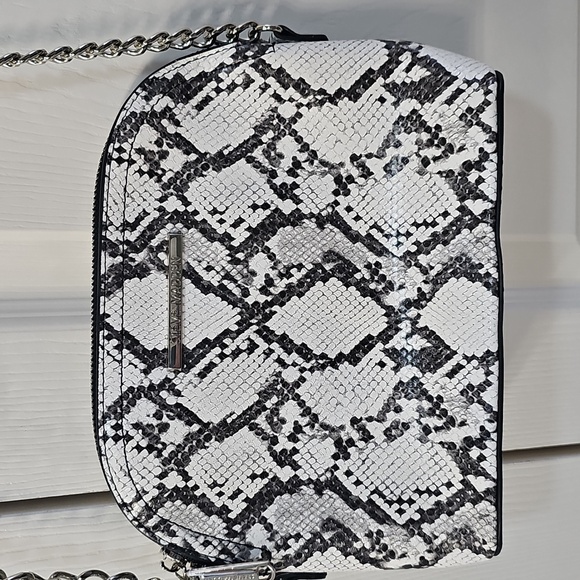 Steve Madden Snakeskin Maggie Crossbody Black & White EUC - Picture 9 of 12